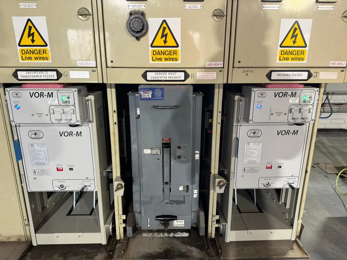 9 Vertical 11kv Circuit Breaker